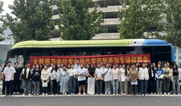 經(jīng)濟(jì)與管理學(xué)院師生參與伊濱區(qū)夜市招聘會(huì)